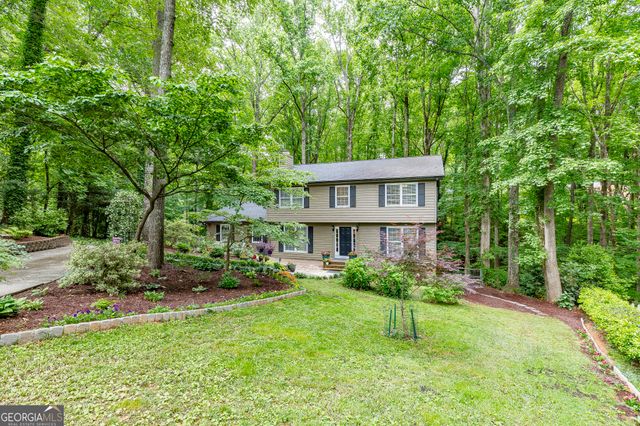 3672 Stonelake Court SW, Lilburn, GA 30047