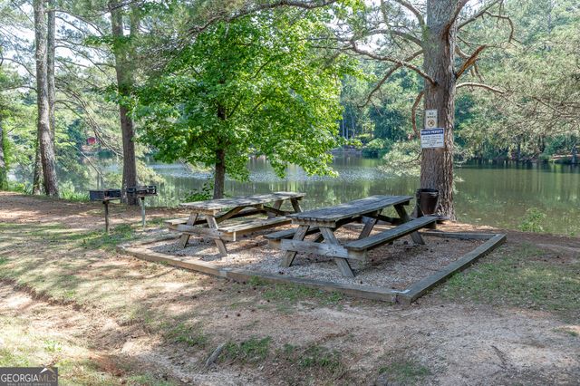 3672 Stonelake Court SW, Lilburn, GA 30047
