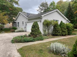 441 Lakewood Drive, East Tawas, MI 48730