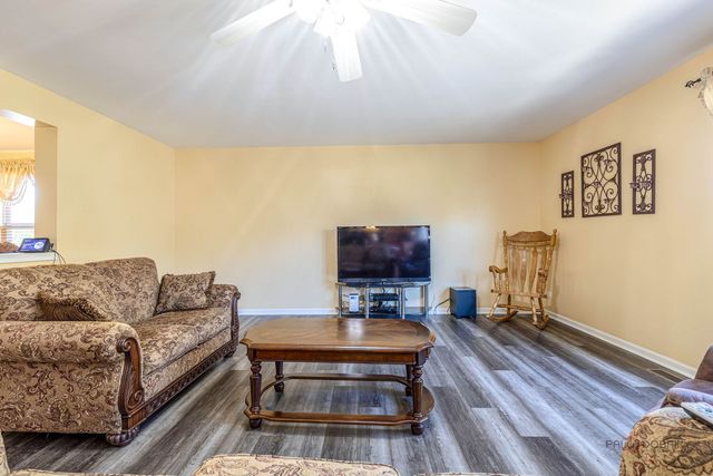 4004 Cypress Drive, Zion, IL 60099