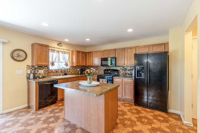 4004 Cypress Drive, Zion, IL 60099