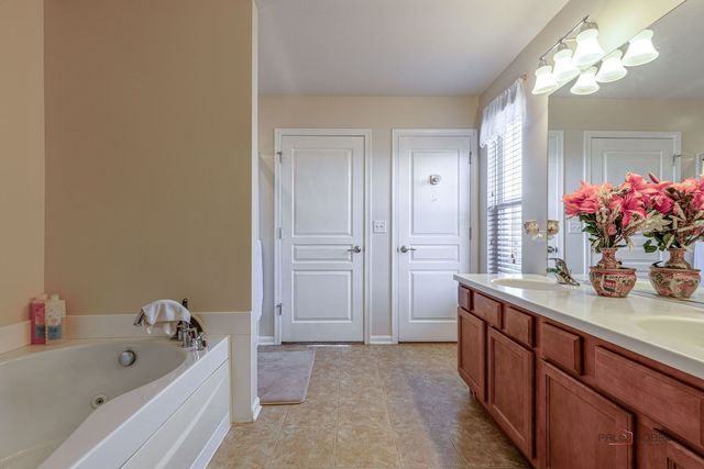 4004 Cypress Drive, Zion, IL 60099