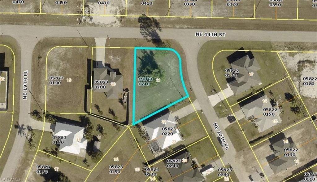 Image 7 of property listing at 1912 NE 44th ST, Cape Coral, FL 33909