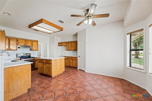 11077 County Road 440, Thorndale, TX 76577