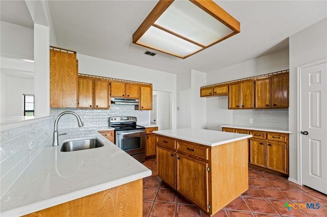 11077 County Road 440, Thorndale, TX 76577