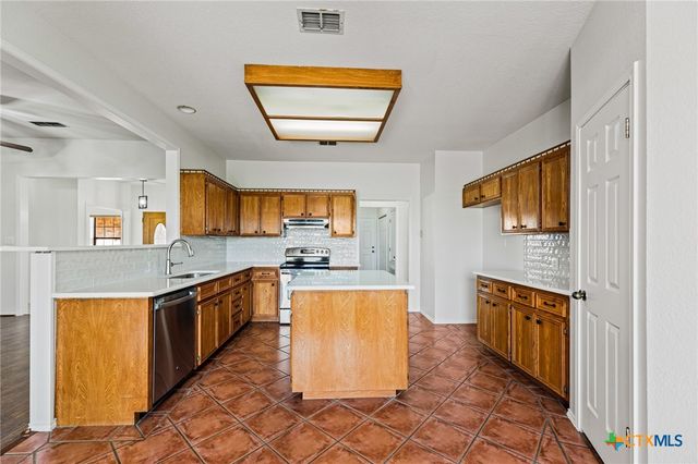 11077 County Road 440, Thorndale, TX 76577