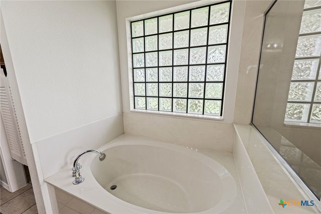 11077 County Road 440, Thorndale, TX 76577