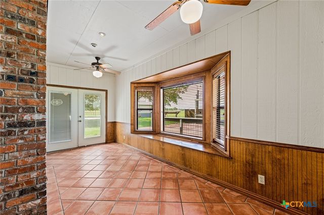11077 County Road 440, Thorndale, TX 76577