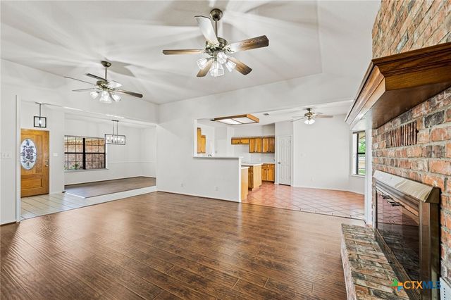 11077 County Road 440, Thorndale, TX 76577
