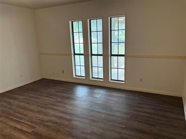 2408 Post Oak RD, Rockdale, TX 76567