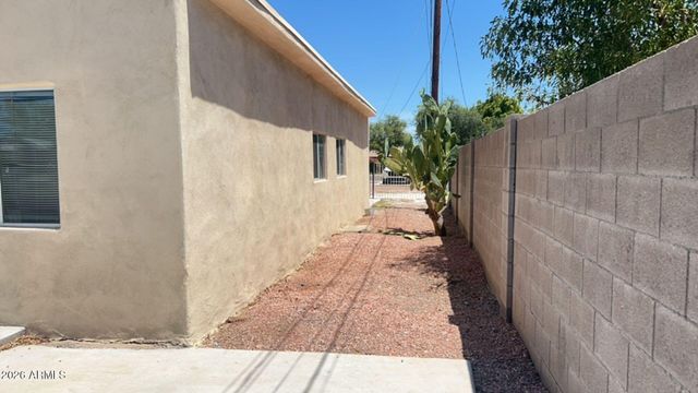 6714 N 54TH Avenue 2, Glendale, AZ 85301