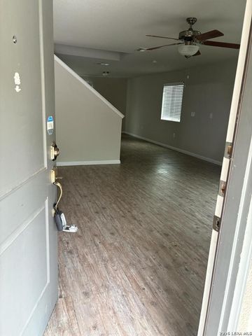 10403 N Legacy Hl, San Antonio, TX 78240