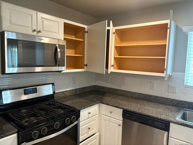 10403 N Legacy Hl, San Antonio, TX 78240