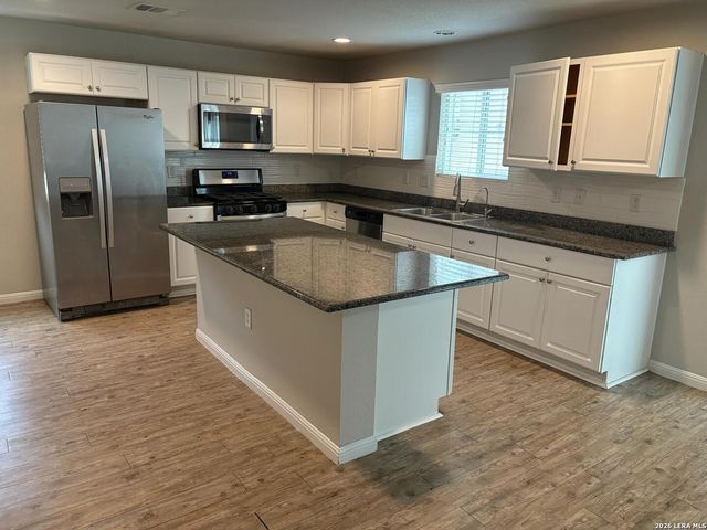 10403 N Legacy Hl, San Antonio, TX 78240