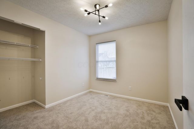 989 Lavender Lane, Columbus, OH 43207