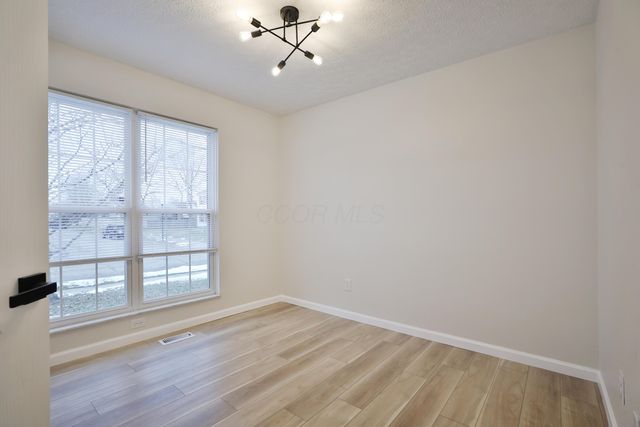 989 Lavender Lane, Columbus, OH 43207