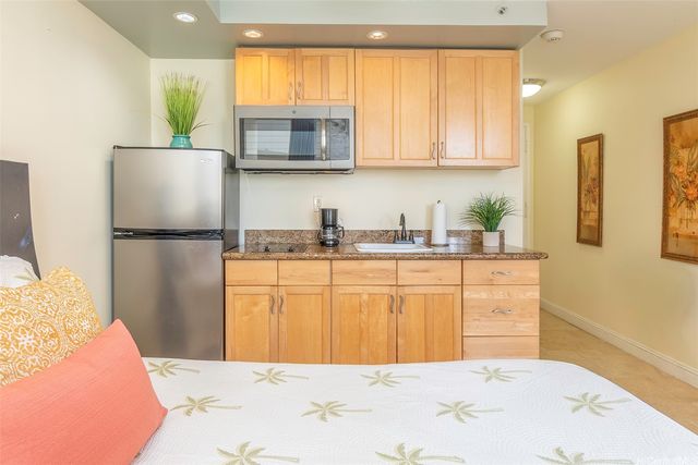 134 Kapahulu Avenue 501, Honolulu, HI 96815