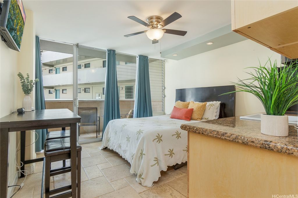 134 Kapahulu Avenue 501, Honolulu, HI 96815