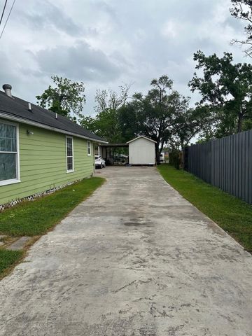 8718 Brannon Street, Houston, TX 77093