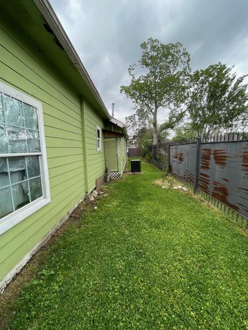 8718 Brannon Street, Houston, TX 77093