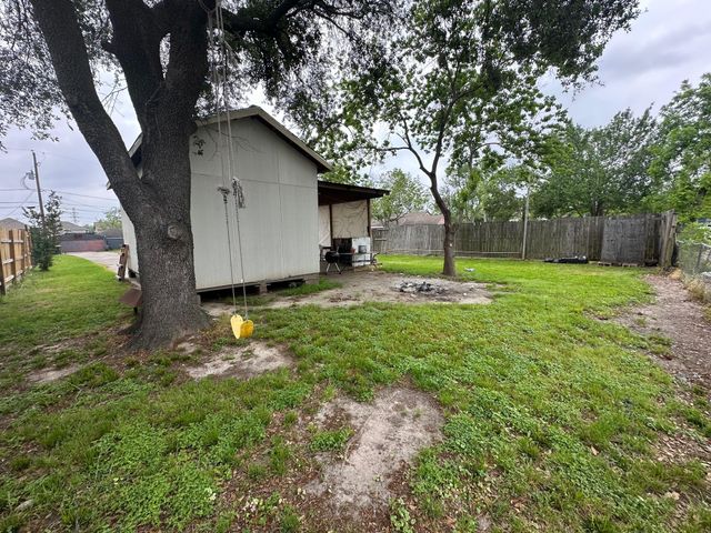 8718 Brannon Street, Houston, TX 77093