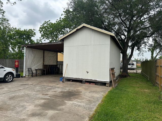 8718 Brannon Street, Houston, TX 77093