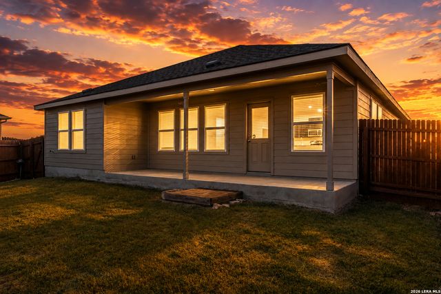 1772 HEATHER GLEN DR, New Braunfels, TX 78130