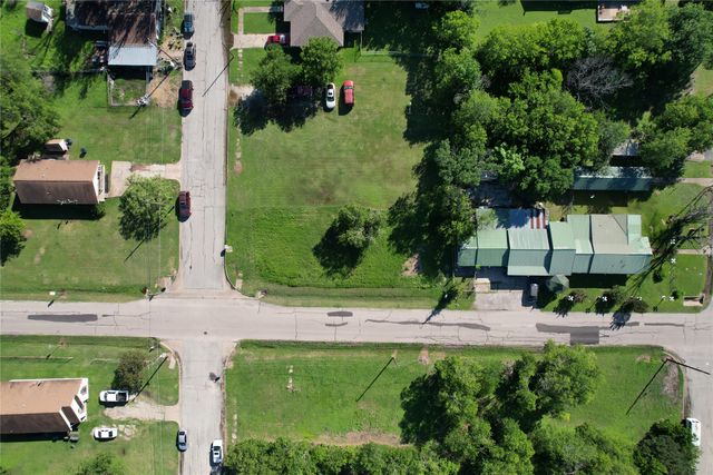 1218 E 12th Avenue, Corsicana, TX 75110