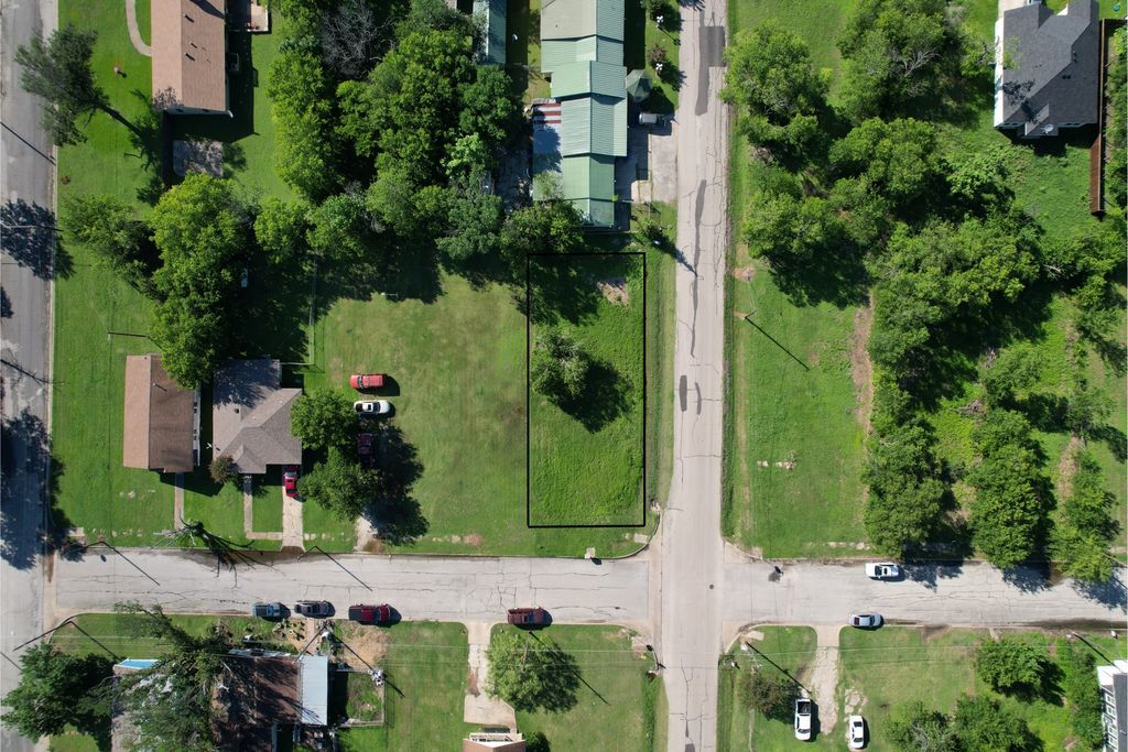 1218 E 12th Avenue, Corsicana, TX 75110