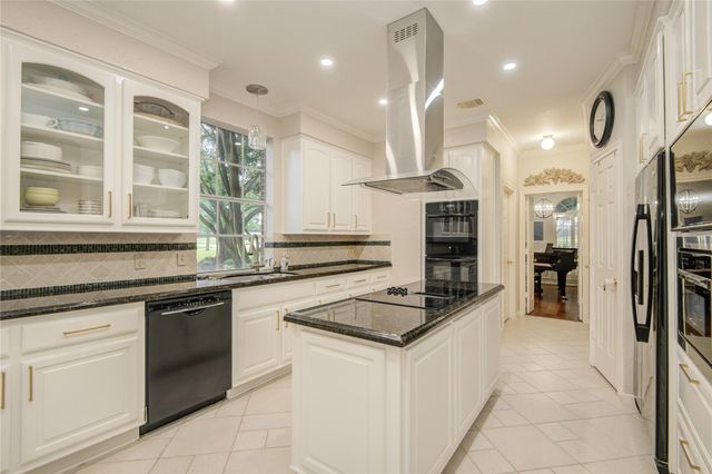 3902 Lyndhurst Place, Sugar Land, TX 77479