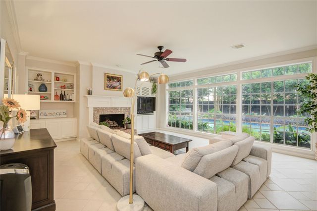 3902 Lyndhurst Place, Sugar Land, TX 77479