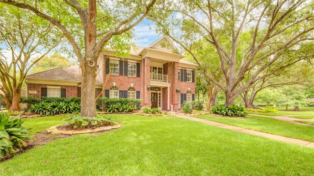3902 Lyndhurst Place, Sugar Land, TX 77479