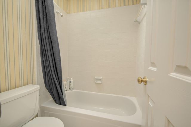 3902 Lyndhurst Place, Sugar Land, TX 77479