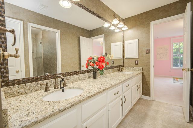 3902 Lyndhurst Place, Sugar Land, TX 77479