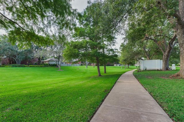 3902 Lyndhurst Place, Sugar Land, TX 77479