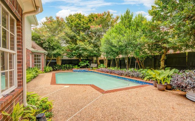 3902 Lyndhurst Place, Sugar Land, TX 77479