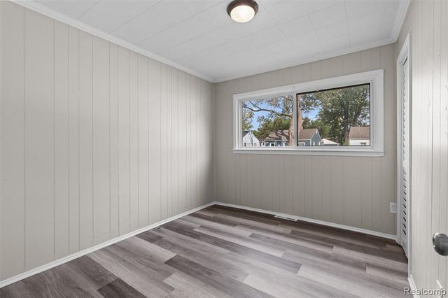 11246 Chalmers Avenue, Warren, MI 48089