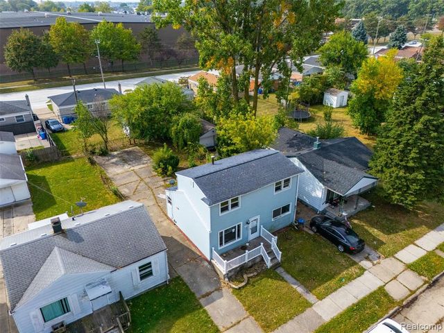 11246 Chalmers Avenue, Warren, MI 48089