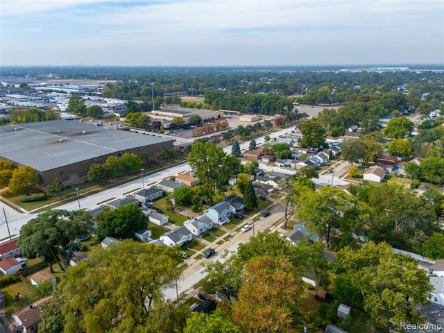 11246 Chalmers Avenue, Warren, MI 48089