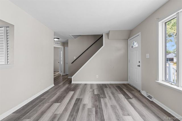 11246 Chalmers Avenue, Warren, MI 48089