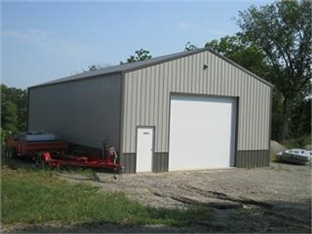 225 Woodland Road B, Montezuma, IA 50171