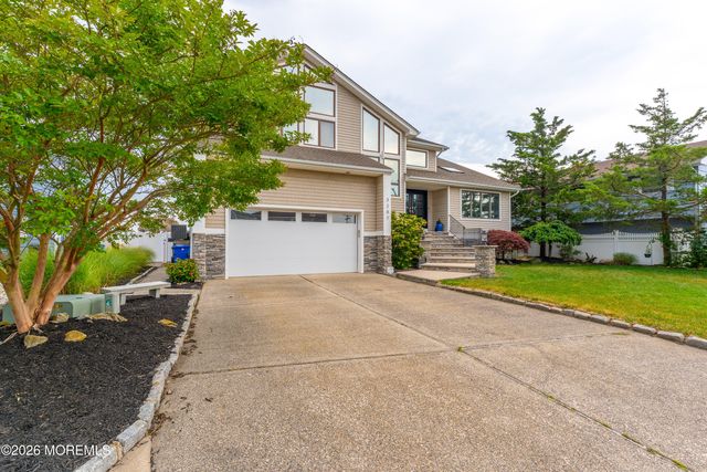 3287 Long Point Drive, Toms River, NJ 08753