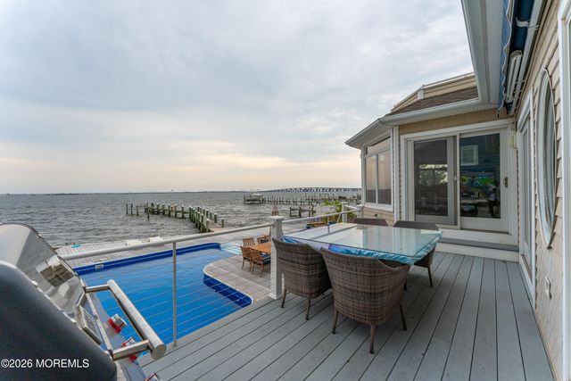 3287 Long Point Drive, Toms River, NJ 08753