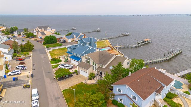 3287 Long Point Drive, Toms River, NJ 08753