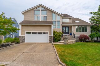 3287 Long Point Drive, Toms River, NJ 08753