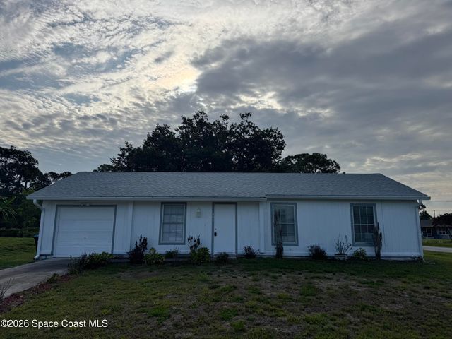491 Alameda Avenue SE, Palm Bay, FL 32909