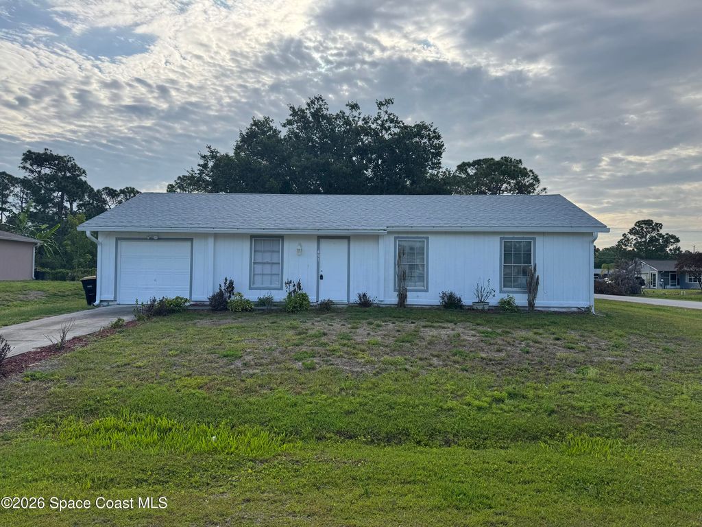 491 Alameda Avenue SE, Palm Bay, FL 32909
