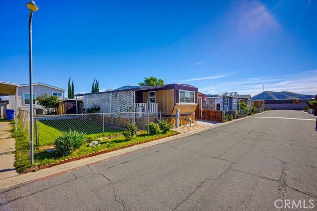 17333 Valley Blvd 45E, Fontana, CA 92335