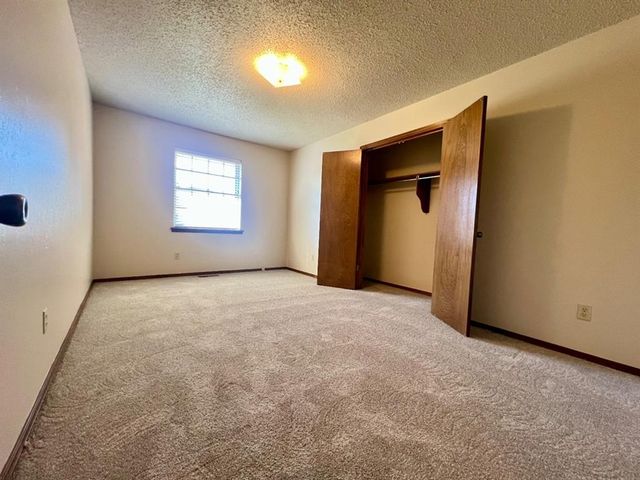 1329 NE 20th Place, Moore, OK 73160