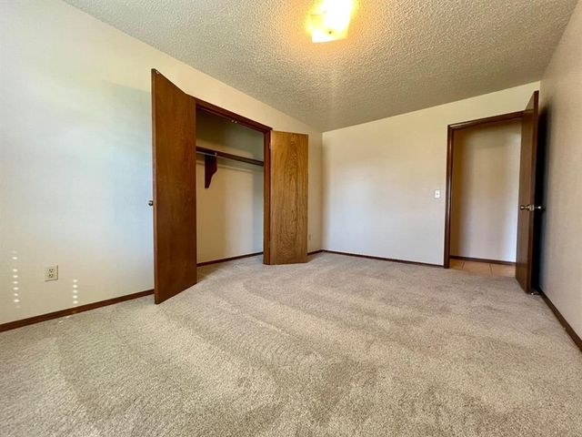 1329 NE 20th Place, Moore, OK 73160